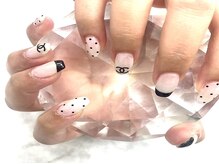 グロシー(Glossy)の雰囲気（モノトーンで彩る、フレンチとアート♪）