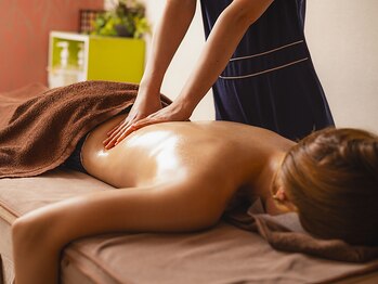 グレース(Grace)の写真/アロマの香りに導かれながら心と体をゆるめる時間を◎筋肉の緊張がほぐれ血行促進し冷え・むくみを改善◎