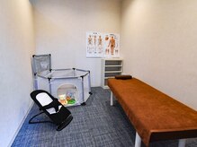 あかり鍼灸 接骨院プラス 南草津院(あかり鍼灸 接骨院PLUS)の雰囲気（お子さん連れのママさん大歓迎です！キッズスペース完備です！）