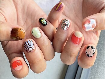 ジェシー(JESSIE)の写真/他の人とかぶりたくない方必見◎唯一無二のデザイン提案でお任せも大歓迎！理想のショートネイルに♪