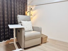 リクライニングソファのフット席でお寛ぎください♪