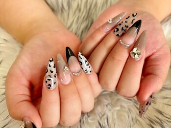 ネイビー(Naivy)の写真/駅から近くて22時までやってるのが嬉しい!!２人同時施術ができるので友達同士でも行けちゃう♪