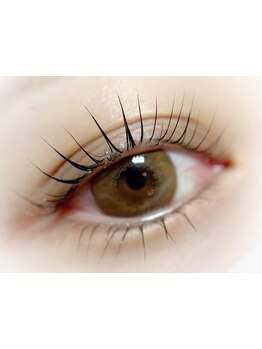 ナチュラル上品な目元にしたい