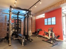 広々個室を貸し切って人目を気にせずトレーニングに集中できます