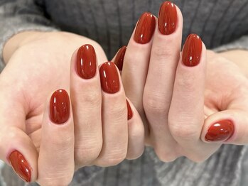 ブラソンネイル(Blossom nail)/艶めくレッドブラウンの上品