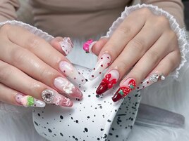 イチゴとリボンのキュートネイル