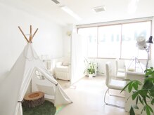 ネイルライフ(Nail Life)の雰囲気（白を基調とした明るい店内であなたの好きなカラーに挑戦しましょ）