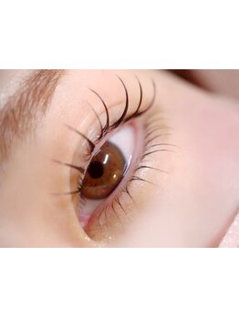 ナチュラル上品な目元にしたい