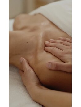 ソバニ(SOBANI)/巻き肩・デコルテトリートメント