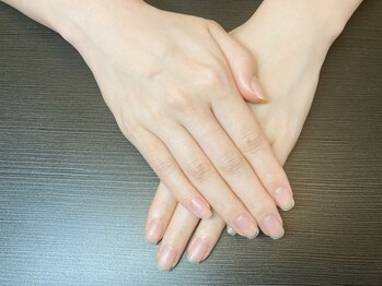 桃の木 吉祥寺店/夏に映えるくすみのない明るい手