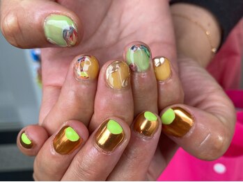 カーティシーネイルズ(curtisii NAILS)/