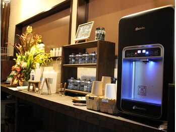 もみほぐしサロン イヤシンス/お茶やお水も出してます