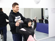 UTA-FIT門真【ウタフィット】パーソナルジムの雰囲気（しっかりフォームを確認しながらトレーニングのサポートします！）