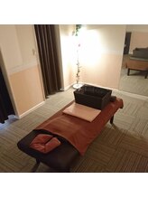 いやし堂 城南店/壁、カーテンで仕切られた個室