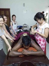 サロン ド オージャス(salon de ojas)/