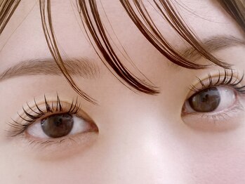 エメローズ 池袋店(AIMEROSE)の写真/ナチュラルなのに可愛い☆モテ可愛目元はお任せ◎上130本￥4400～／話題のLED＆マスカラパーマも♪