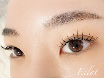 エクラ(Eclat)の写真/上質フラットラッシュでナチュラルぱっちり♪ボリュームもUP！理想のデザイン、お仕上がりご相談ください☆