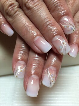 ネイルサロンふわり/グラデ+ラインアート