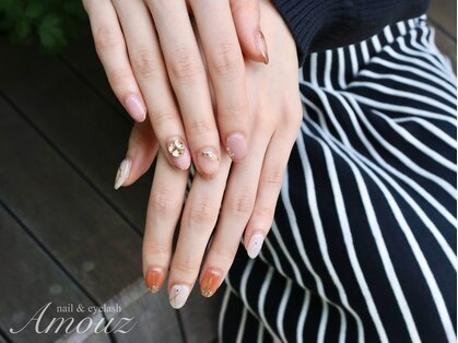 アモウズ(Amouz)の写真