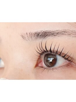 ナチュラル上品な目元にしたい