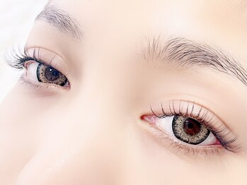 ラシュア(Lashure)の写真/他店との違いをまつげパーマ・エクステで実感！丁寧に装着するので自まつげの負担を軽減しキープ力も◎