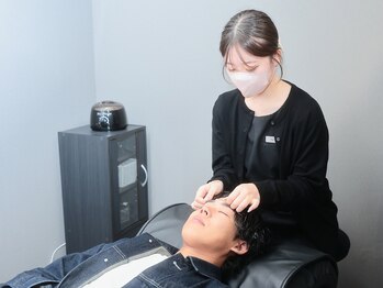 眉ラボ 京都烏丸店の写真/理想の眉毛へ導く。丁寧なカウンセリングと個室で、こだわりのデザインを体験♪