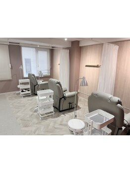 ナチュラル上品な目元にしたい