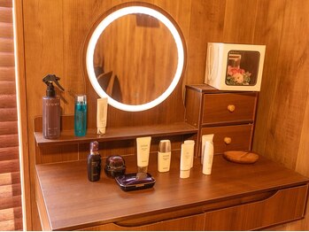 メナードフェイシャルサロン ピグ セレンディップ/メイク台