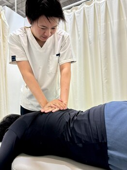 鳴門坂口鍼灸整骨院の写真/首・肩回りの辛さ・腰痛を改善！【施術実績1万人!!】お子様～年配の方まで幅広い世代のお悩みに対応★