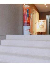 ポーラ ザ ビューティ 浦和店(POLA THE BEAUTY)/階段あがって左です。