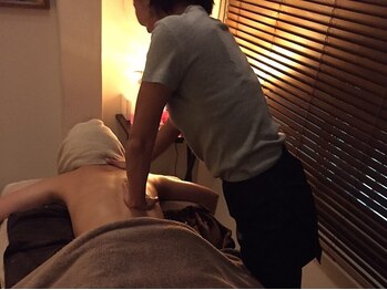 ノイル(noir)/ボディアロマリンパマッサージ