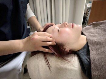 ヒカリカイロプラクティックの写真/【デスクワークによる目の奥の疲れや頭痛に】全身ほぐし＋骨盤調整コース50分¥7000で溜まった疲れを解消！