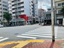 ヨサパーク カムイ 亀戸店(YOSA PARK KAMUY)/交差点を渡ります。