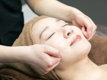 エムズビューティーサロン(M's Beauty Salon)/小顔・たるみケア
