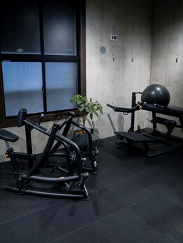 ビエネスタジムトウキョウ 青山(BIENESTAR GYM TOKYO)/理想のラインを描く設備