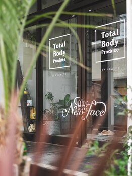 ニューフェイス(NEW FACE)/3階建てのサロンです♪