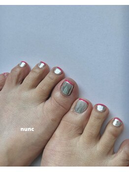 ヌンク(nunc)/ミラーネイルに細フレンチ☆
