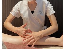 エステティックサロン プレゼンの雰囲気（お客様1人1人のお体やご希望に合わせた◯手技◯圧のかけ方◯緩急）