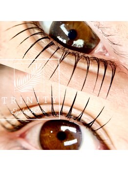 トリニティ アイラッシュ クラブ(TRINITY Eyelash Club)の写真/つけ放題でパッチリお目元を演出♪豊富な素材で自然な付け心地&モチの良さも◎人気のフラットラッシュも有