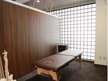 ビープラス 札幌整体院/施術は半個室のお部屋で♪