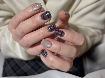 ソワレ(Soiree)/ニュアンスチェックネイル