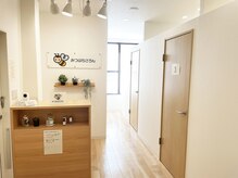 みつばちさろん/店内