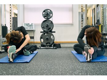 トレーニングスタジオ ARCS つくば店/ストレッチで筋トレの準備運動