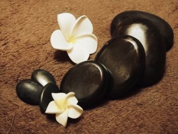 あくび 西麻布(aqu美)/ホットストーンで温めながら