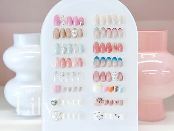 サロン ド リリー(salon de Lily)の写真/月替わりの定額メニューでトレンドを指先に♪丁寧なフィルインで爪を優しくケア☆