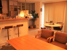 ビルーム(BiRoom)/ラウンジでサービスドリンクを