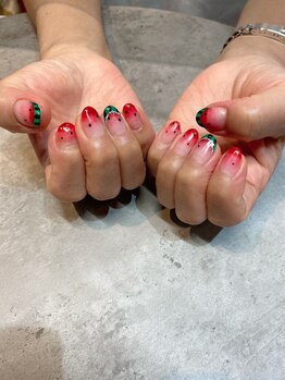 エム(em)/スイカネイル