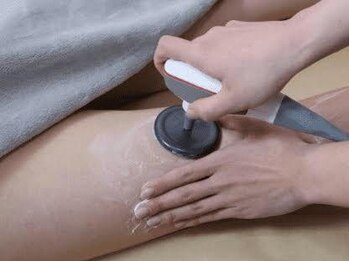 インディバケアプラチナム 麻布十番店の写真/【麻布十番】ご新規様☆最新機種インディバER200で気になる箇所を集中ケア♪すらっと美脚になりたい方必見