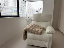 ラテバイナビ(Latte by Nabi)/大きな窓で開放感のある店内