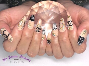アン ジョーヌドラゴ/シャネル☆手書きネイル
